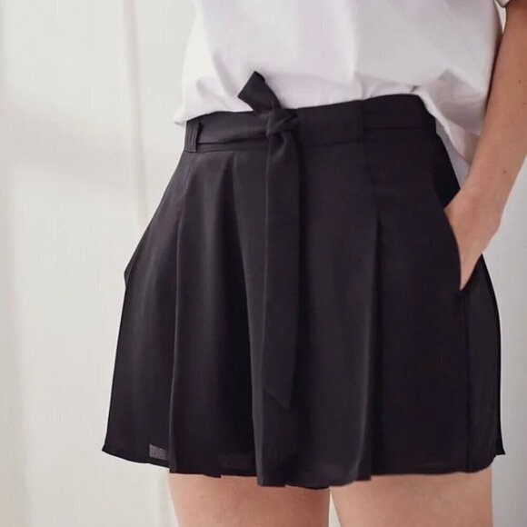 Aritzia Pants - Aritzia Sunday Best Wesley Pleated Shorts Belted Flowy in Black Women's 8